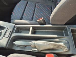 Image 36/49 of BMW 318is "Class II" (1994)