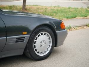 Immagine 15/47 di Mercedes-Benz 500 SL (1900)