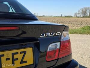 Image 9/38 of BMW 323Ci (2000)