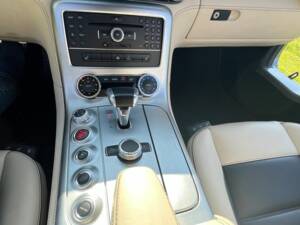 Mercedes-Benz SLS AMG  Coupé Flügeltürer alubeam silver (MB 047) 2010