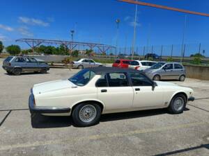 Image 45/50 of Jaguar XJ6 3.2 Sovereign (1983)