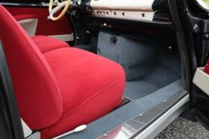 Image 29/37 of Citroën ID 19 (1964)
