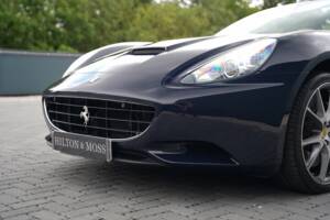 Image 28/50 de Ferrari California (2012)