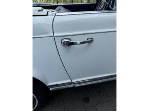 Image 25/50 of Mercedes-Benz 280 SL (1968)