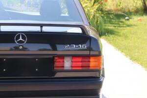 Immagine 29/50 di Mercedes-Benz 190 E 2.3-16 (1986)