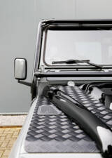 Image 25/56 of Land Rover 90 (1990)