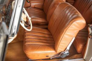 Bild 29/44 von Mercedes-Benz 220 SE b (1964)