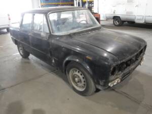 Image 36/40 of Alfa Romeo Giulia Nuova Super 1600 (1977)