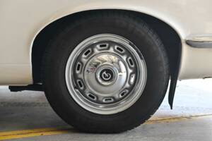 Bild 30/36 von Daimler Sovereign 4.2 (1976)