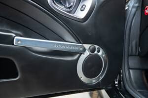 Image 10/50 de Aston Martin V12 Vanquish (2004)