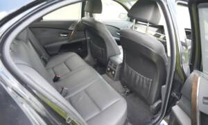 Bild 6/48 von BMW 550i (2006)