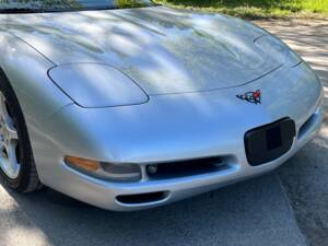 Image 33/50 of Chevrolet Corvette (2001)