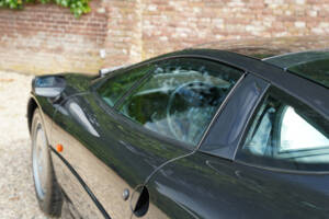 Image 30/50 of Jaguar XJ 220 (1993)