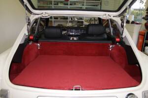 Bild 14/28 von MG MGB GT (1968)