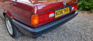 Bild 23/33 von BMW 318i (1993)