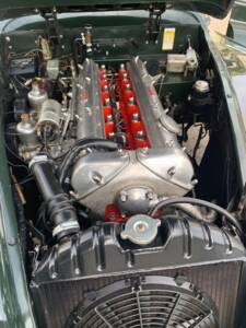 Image 8/82 of Jaguar XK 140 DHC (1956)