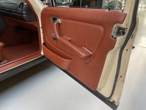 Afbeelding 17/40 van Mercedes-Benz 230 E (1983)