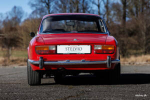 Image 19/43 of Alfa Romeo 2000 GT Veloce (1972)