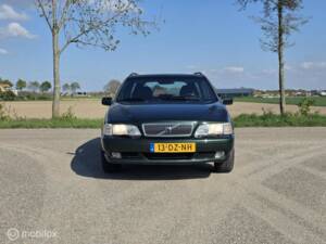 Image 5/37 of Volvo V 70 2.4 (2000)