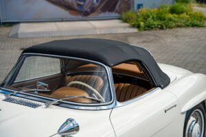 Image 12/38 of Mercedes-Benz 300 SL Roadster (1961)