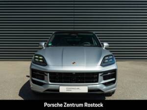 Imagen 2/34 de Porsche Cayenne Coupé E-Hybrid (2026)