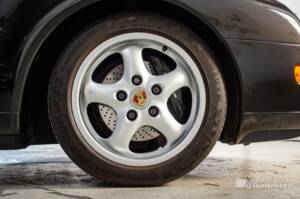 Image 21/23 of Porsche 911 Carrera (1995)