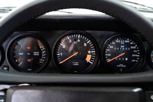 Image 10/31 of Porsche 911 Carrera 3.2 (1988)