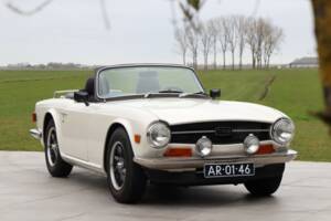 Image 47/50 de Triumph TR 6 (1970)