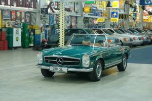 Image 2/50 de Mercedes-Benz 280 SL (1968)