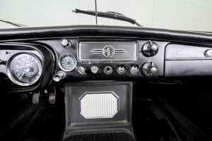 Image 24/50 of MG MGB (1968)