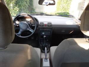Bild 15/20 von Mazda 323F 1.6 16V (1993)