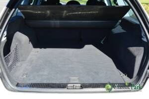 Image 13/50 of Mercedes-Benz E 500 T (2004)