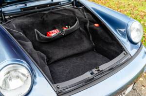 Bild 10/16 von Porsche 911 Carrera 4 (1990)
