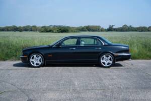 Obraz 14/50 pojazdu Jaguar XJR Super V8 (2004)