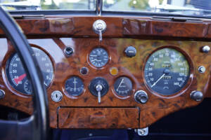 Image 13/50 de Jaguar XK 140 DHC (1957)