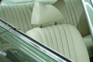 Image 37/50 de Mercedes-Benz 350 SLC (1973)