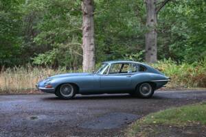 Image 11/50 of Jaguar E-Type (2+2) (1966)