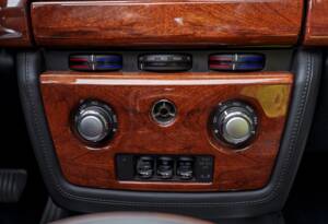 Image 25/35 of Rolls-Royce Phantom DHC (2008)