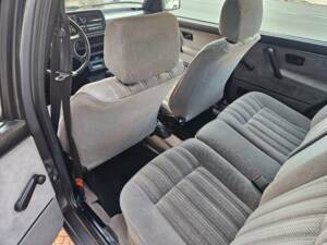 Bild 45/91 von Volkswagen Golf II 1.6 (1990)