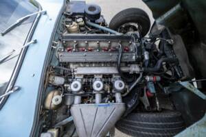 Image 3/50 de Jaguar E-Type (1968)