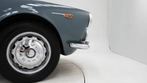 Image 12/15 of Alfa Romeo 2600 Spider (1965)