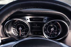 Image 24/33 de Mercedes-Benz SL 63 AMG (2012)
