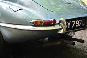 Image 15/50 of Jaguar E-Type (2+2) (1966)