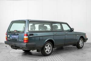 Immagine 2/50 di Volvo 240 GL (1990)
