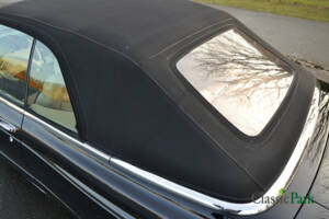 Image 23/50 of Bentley Azure (1997)