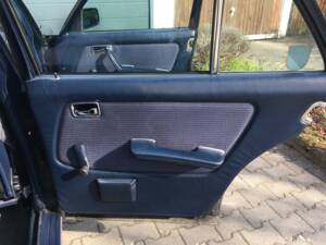 Bild 17/27 von Mercedes-Benz 230 E (1983)