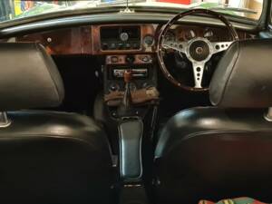 Image 2/8 of MG MGB (1977)