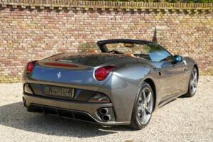 Bild 33/50 von Ferrari California (2010)