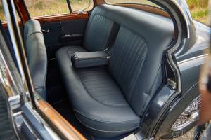 Image 16/50 of Daimler 2.5 Litre V8 (1965)