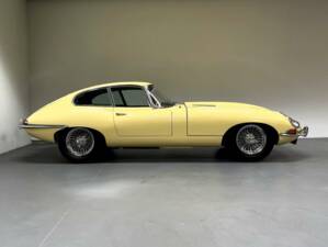 Image 3/22 de Jaguar Type E 4.2 (1965)